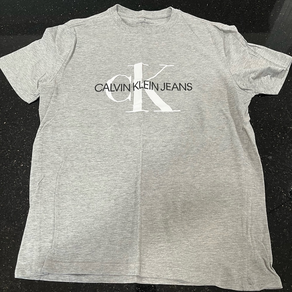 Calvin Klein T-shirt